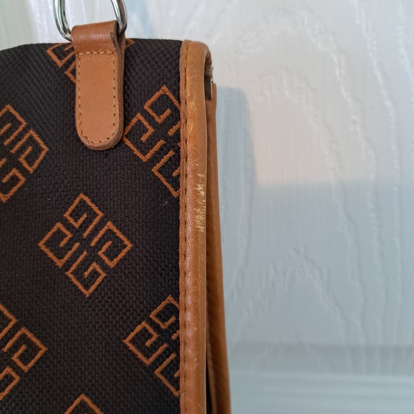 Sac Givenchy Vintage Signature Pattern Shoulder Bag. - Picture 6 of 11